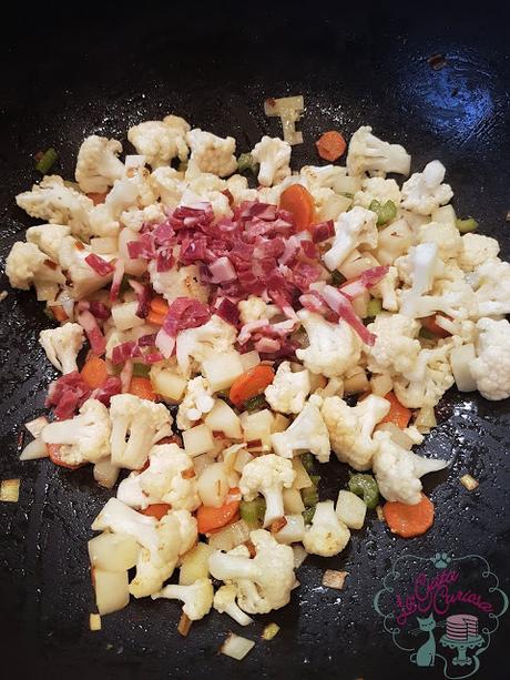 SOPA DE COLIFLOR CON JAMÓN SOPA DE COLIFLOR CON JAMÓN