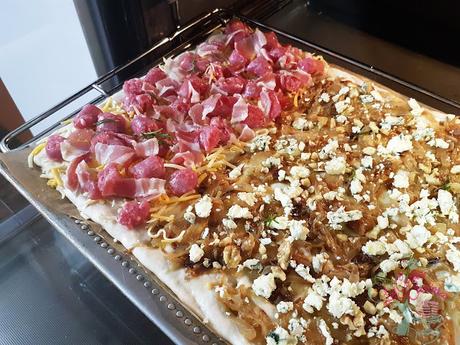 FOCCACIA – BACON, SALCHICHAS, QUESO/ CEBOLLA, QUESO AZUL Y NUECES FOCCACIA – BACON, SALCHICHAS, QUESO/ CEBOLLA, QUESO AZUL Y NUECES