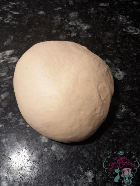 FOCCACIA – BACON, SALCHICHAS, QUESO/ CEBOLLA, QUESO AZUL Y NUECES FOCCACIA – BACON, SALCHICHAS, QUESO/ CEBOLLA, QUESO AZUL Y NUECES