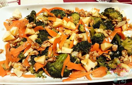 ENSALADA DE BRÓCOLI CON MANZANA Y NUECES