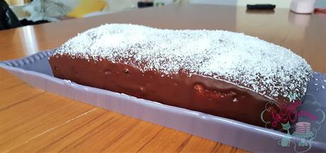 BIZCOCHO DE CLARAS CON COCO CUBIERTO DE CHOCOLATE