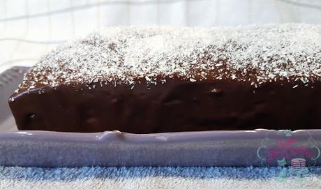 BIZCOCHO DE CLARAS CON COCO CUBIERTO DE CHOCOLATE