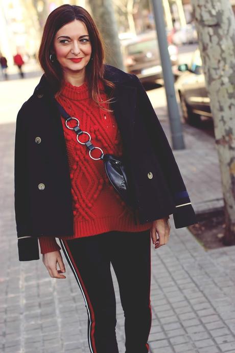 Como combinar unos leggins con rayas laterales Como combinar unos leggins con rayas laterales