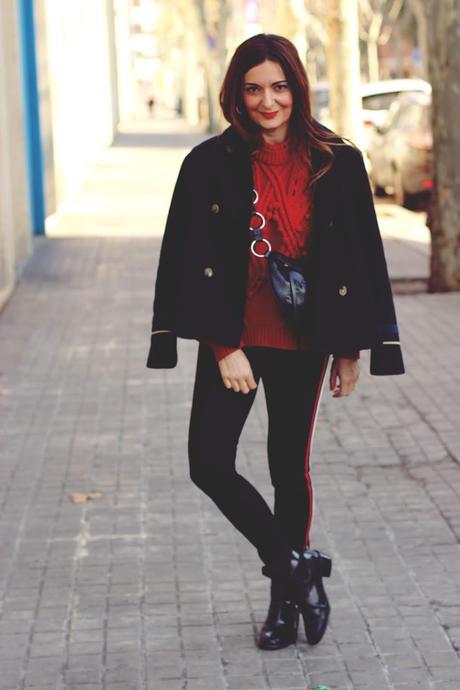 Como combinar unos leggins con rayas laterales Como combinar unos leggins con rayas laterales