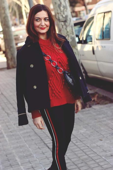 Como combinar unos leggins con rayas laterales Como combinar unos leggins con rayas laterales