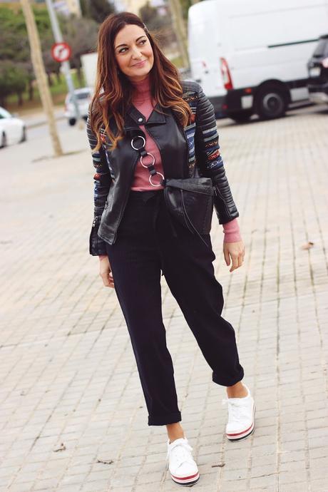 Como añadir a un look una riñonera Como añadir a un look una riñonera