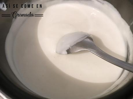 Arroz verde con espárragos y salsa azul Arroz verde con espárragos y salsa azul