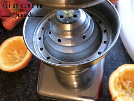 Picantones a la naranja con fruta confitada