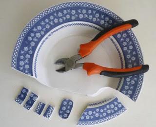 Haz 17 hermosos adornos reciclando platos y tazas rotas