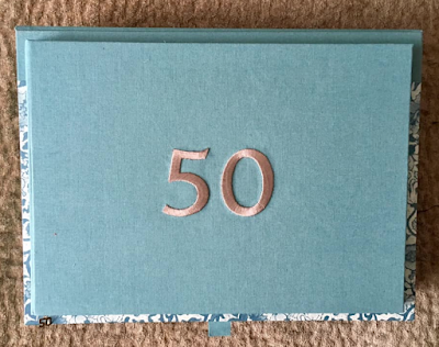 Conjunto de libro y caja para 50 cumpleaños