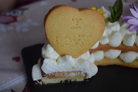 Tarta corazón de galleta y nata