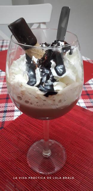 CHOCOLATE CALIENTE CON CHANTILLY