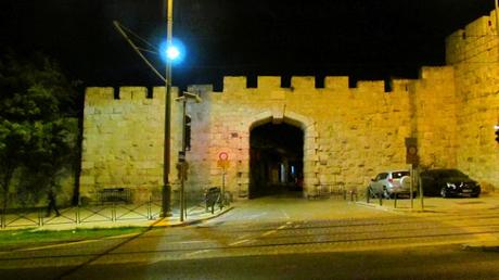Ciudad vieja de Jerusalén a la noche Ciudad vieja de Jerusalén a la noche