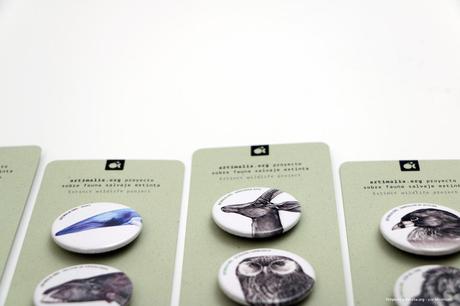 Chapas con mensaje y mucho arte detalle chapas de animales extintos