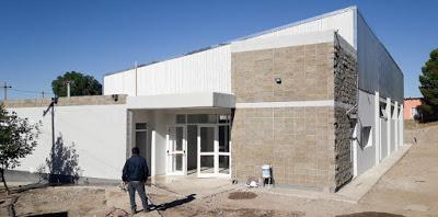 Ultiman detalles en las obras de la Escuela Nº 10 de Piedra del Águila