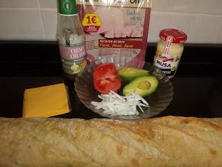 BOCADILLO DE PAVO CON MAYONESA CHIMICHURRI