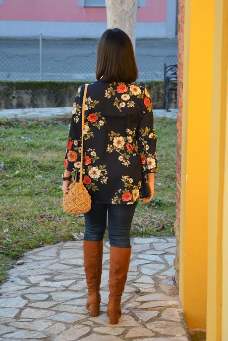 Kimono de flores y bombonera de crochet