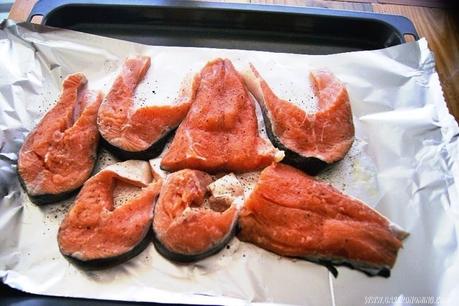 Salmón con mantequilla de ajo, jengibre y limón Salmón con mantequilla de ajo, jengibre y limón