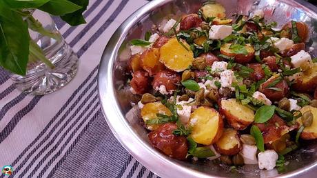 Papas con queso feta y finas hierbas