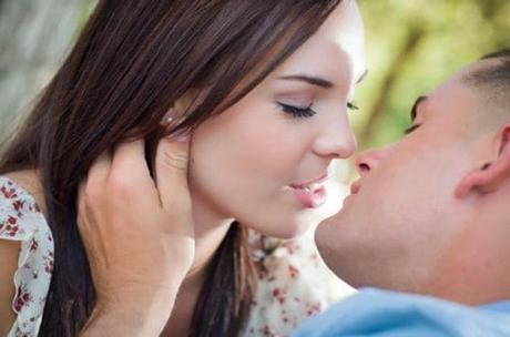 Tipos de besos que les encantan a las mujeres