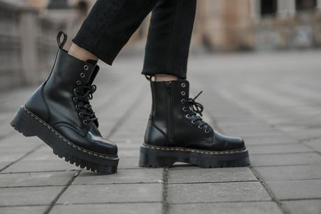 HOW TO STYLE: DENIM JACKET+ DR MARTENS JADON botas militares plataforma