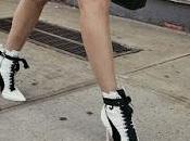 "Todas caminamos Distintos Zapatos"