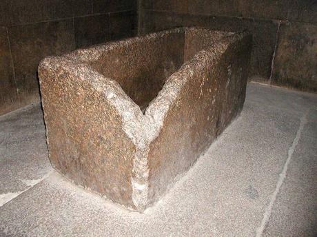 Científicos descubren misteriosa “vibración” a 438 Hz en el sarcófago situado en la Cámara del Rey en la Gran Pirámide de Egipto