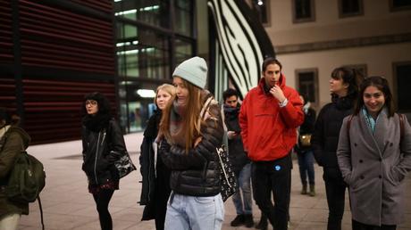 Una bienvenida entre Hollywood y Lavapiés