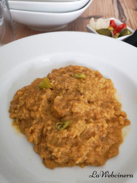 Lentejas sin piel con encurtidos