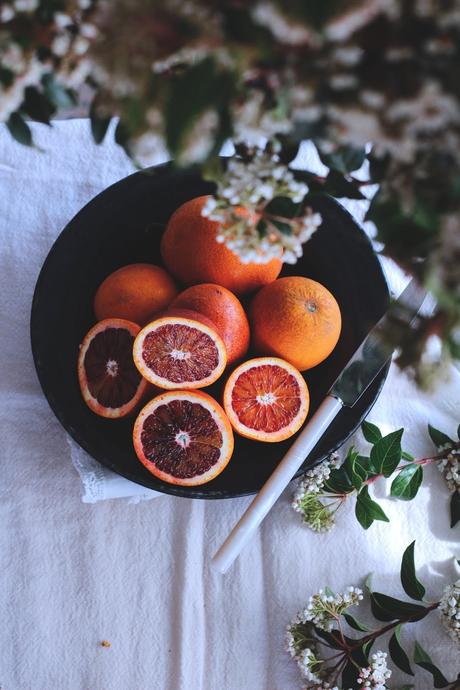 Gofres de frambuesas y naranjas sanguinas