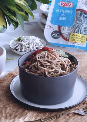 Ensalada templada de plateadas con setas y naranjas sanguinas