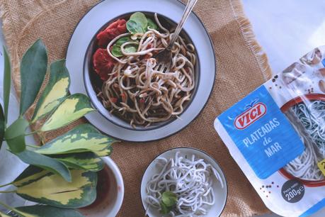Ensalada templada de plateadas con setas y naranjas sanguinas