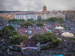 Tijeras, banderas y cortinas de humo: sobre los recortes y el Procés en Ethic