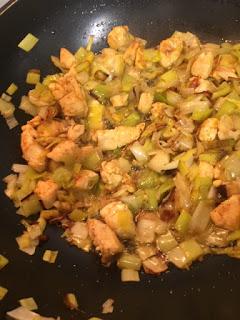 QUICHE DE POLLO CON PUERROS Y CURRY QUICHE DE POLLO CON PUERROS Y CURRY