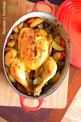 POLLO AL HORNO CON PATATITAS, ZANAHORIAS Y CHAMPIÑONES