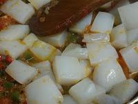 HABICHUELAS CON SEPIA Y ALMEJAS