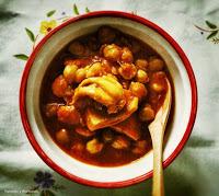 HABICHUELAS CON SEPIA Y ALMEJAS