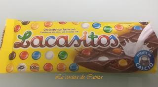 Tarta de tres chocolates con lacasitos