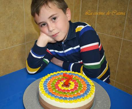 Tarta de tres chocolates con lacasitos