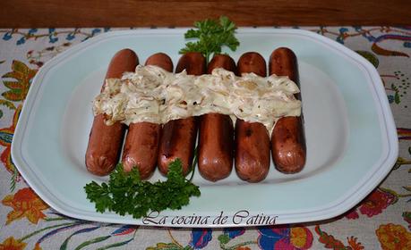 Salchichas con salsa de cebolla