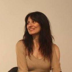 «El fandom ya no traga con estereotipos y busca historias en las que sentirse representado». Entrevista a Nieves Delgado