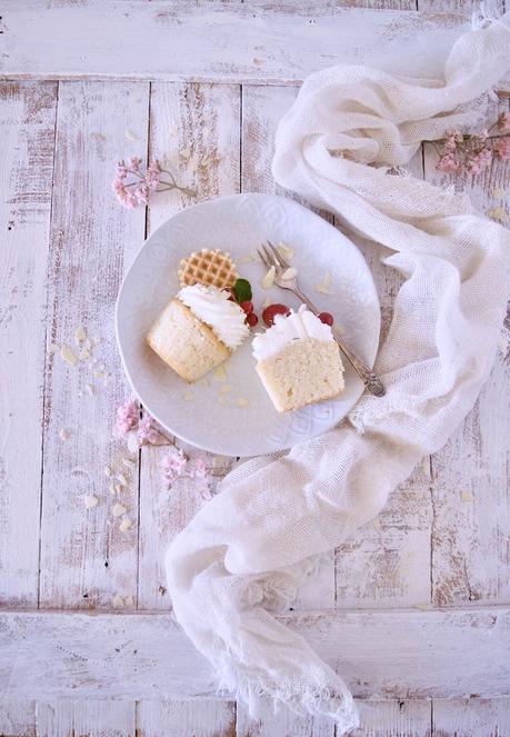 Cupcakes de almendra y amaretto con crema suave de mascarpone {El Ratoncito Pérez} #unagalletauncuento Cupcakes de almendra y amaretto con crema suave de mascarpone {El Ratoncito Pérez} #unagalletauncuento