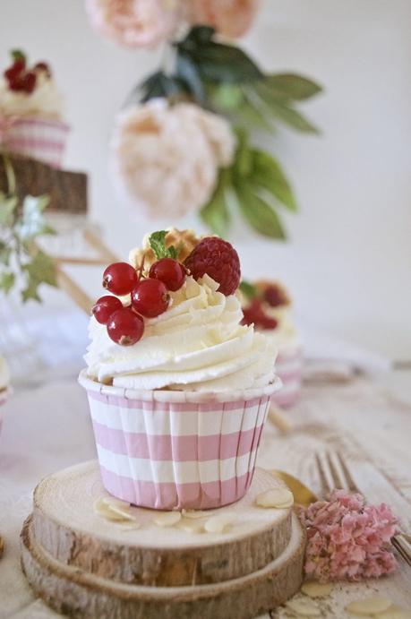 Cupcakes de almendra y amaretto con crema suave de mascarpone {El Ratoncito Pérez} #unagalletauncuento Cupcakes de almendra y amaretto con crema suave de mascarpone {El Ratoncito Pérez} #unagalletauncuento