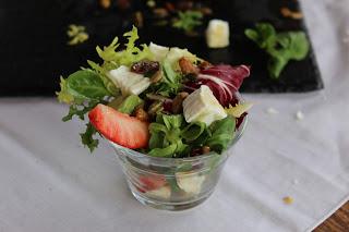 Ensalada con fresa y queso de cabra Ensalada con fresa y queso de cabra