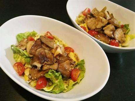 Ensalada tibia de shiitake y cogollos