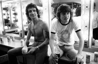 39 años sin Bon Scott, el poeta sucio del rock and roll.