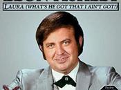 Leon Ashley, primer artista escribir, grabar distribuir material