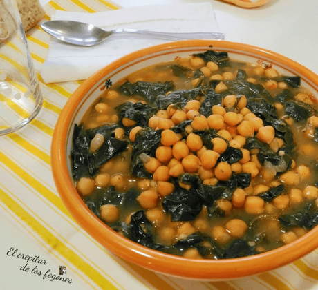 POTAJE DE GARBANZOS Y ESPINACAS CON SOFRITO DE TOMATE