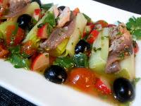 Puerros rellenos en ensalada con vinagreta a las hierbas