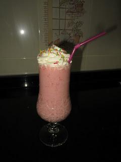 BATIDO DE FRESAS Y PLÁTANO